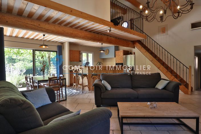 Image No.8-5 Bed House for sale