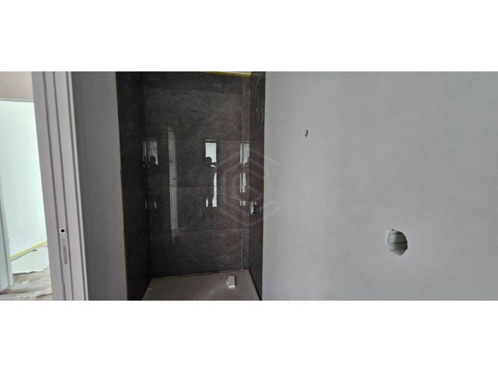 Image No.11-4 Bed House for sale