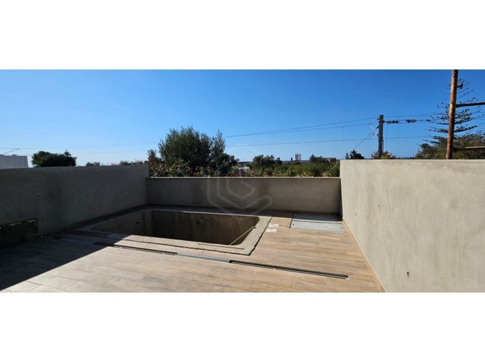 Image No.15-4 Bed House for sale
