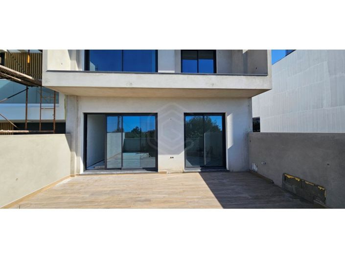 Image No.17-4 Bed House for sale