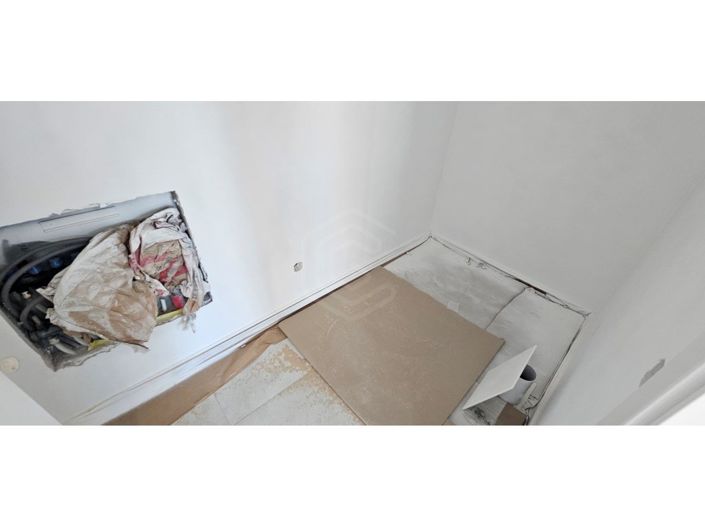 Image No.18-4 Bed House for sale
