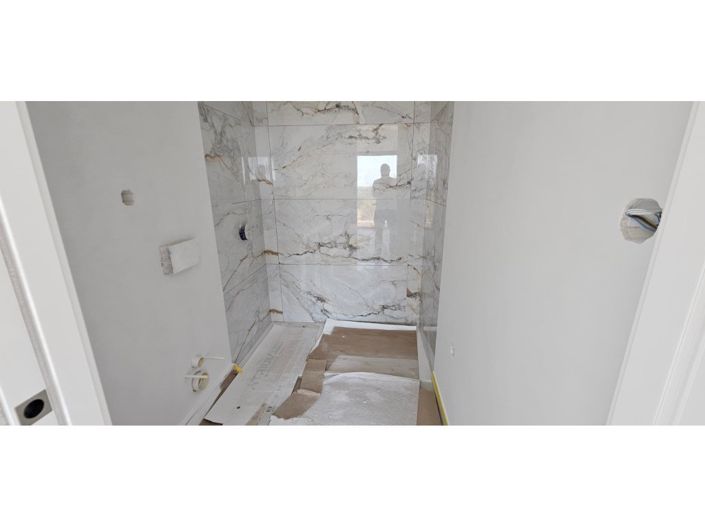 Image No.26-4 Bed House for sale