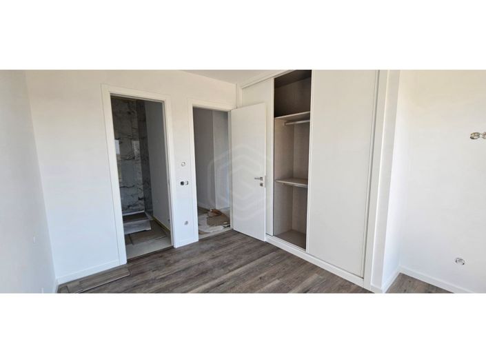 Image No.28-4 Bed House for sale