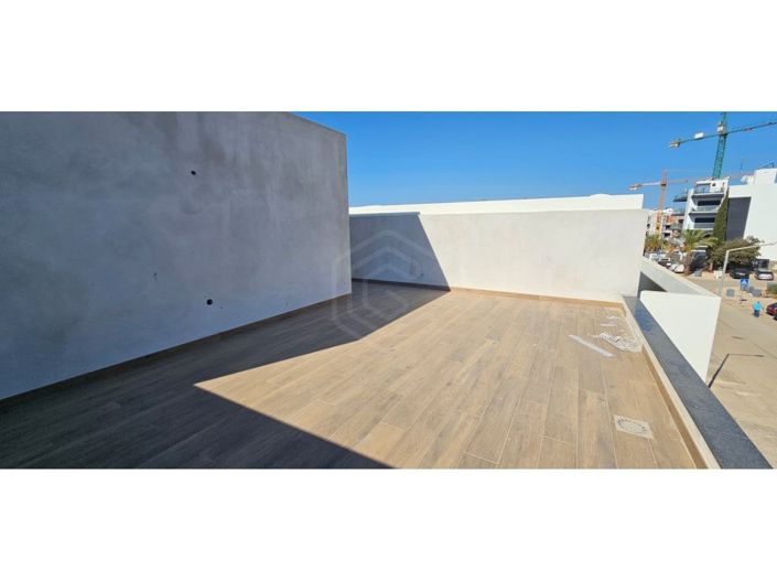 Image No.39-4 Bed House for sale