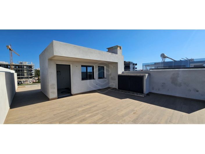 Image No.40-4 Bed House for sale