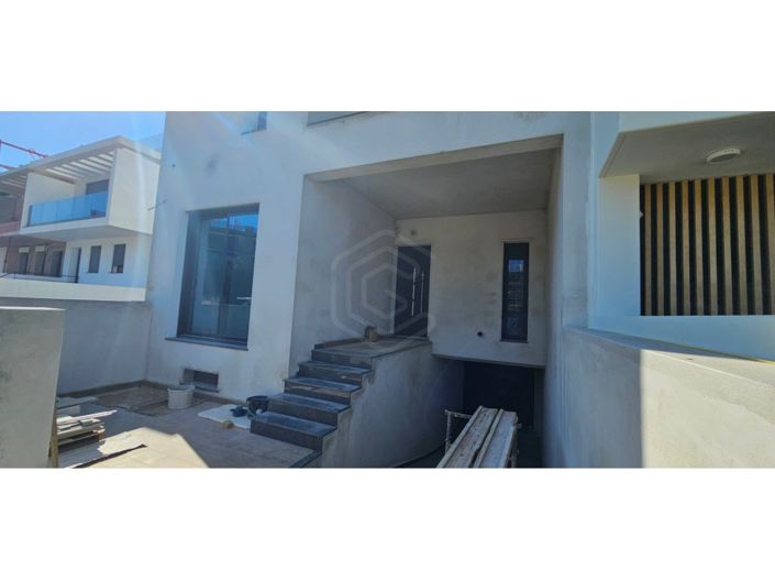 Image No.5-4 Bed House for sale