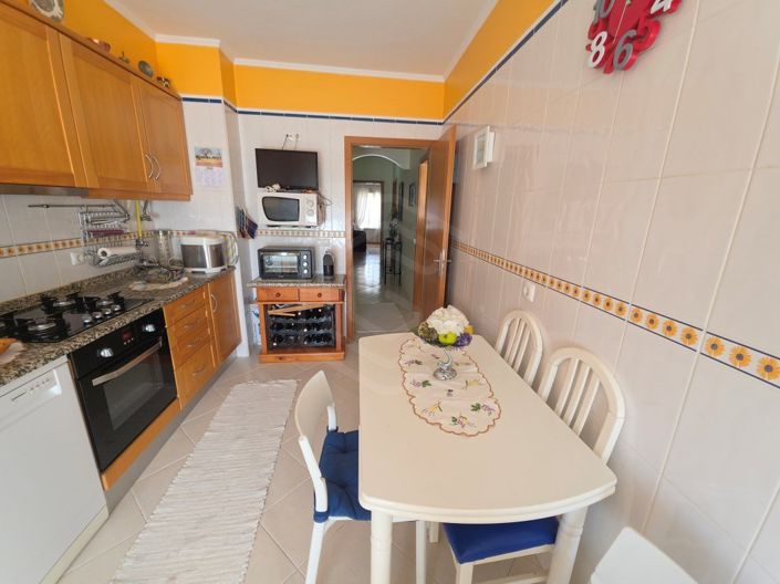 Image No.10-3 Bed Apartment for sale