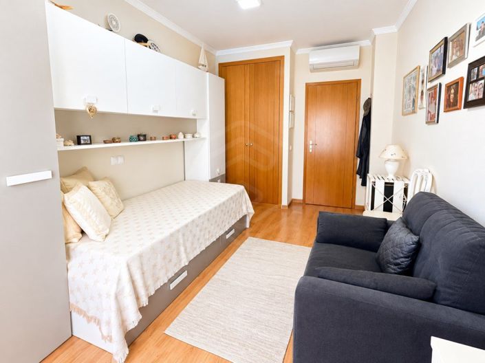 Image No.17-3 Bed Apartment for sale