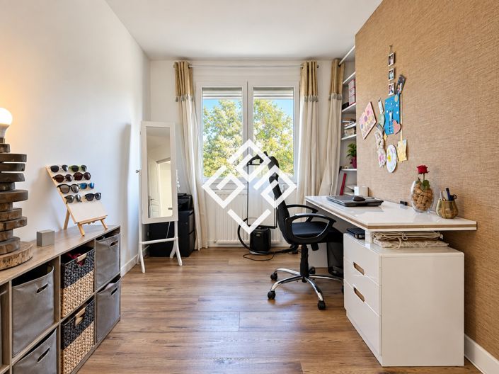 Image No.19-4 Bed House for sale
