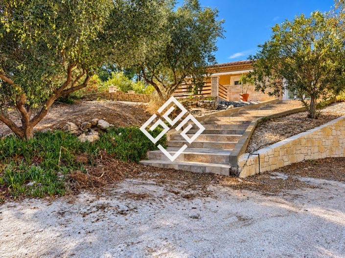 Image No.34-4 Bed House for sale