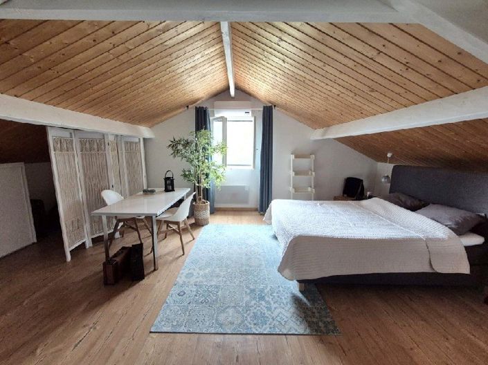 Image No.18-5 Bed House for sale