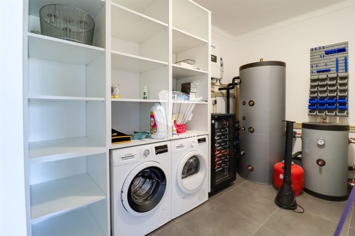 Image No.19-4 Bed House for sale