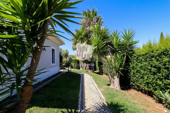 Image No.2-4 Bed House for sale