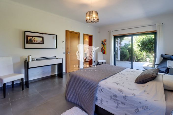 Image No.21-4 Bed House for sale