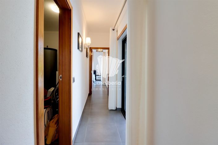 Image No.25-4 Bed House for sale