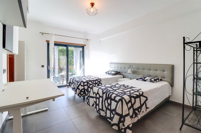 Image No.26-4 Bed House for sale