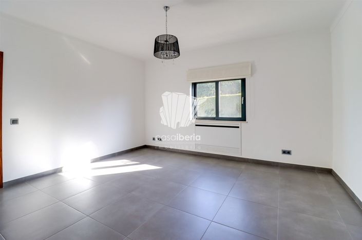 Image No.33-4 Bed House for sale