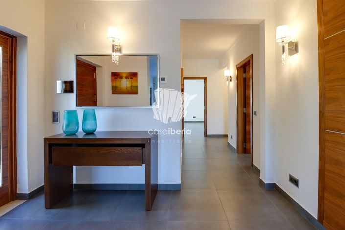 Image No.7-4 Bed House for sale