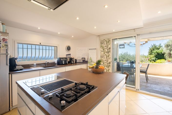 Image No.8-4 Bed House for sale
