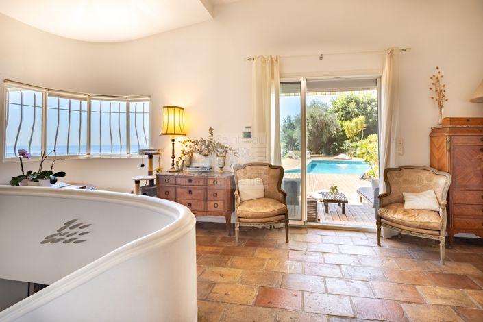 Image No.9-4 Bed House for sale