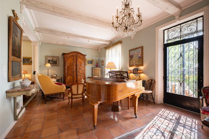 Image No.10-5 Bed House for sale