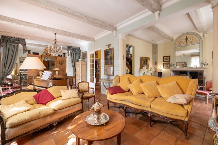 Image No.9-5 Bed House for sale