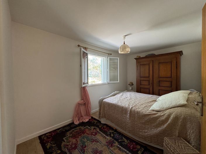 Image No.9-3 Bed House for sale