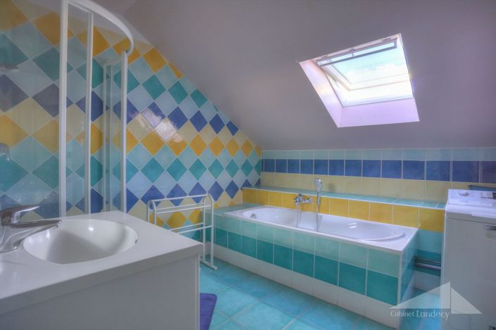 Image No.12-4 Bed House for sale