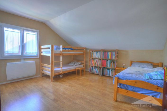 Image No.13-4 Bed House for sale