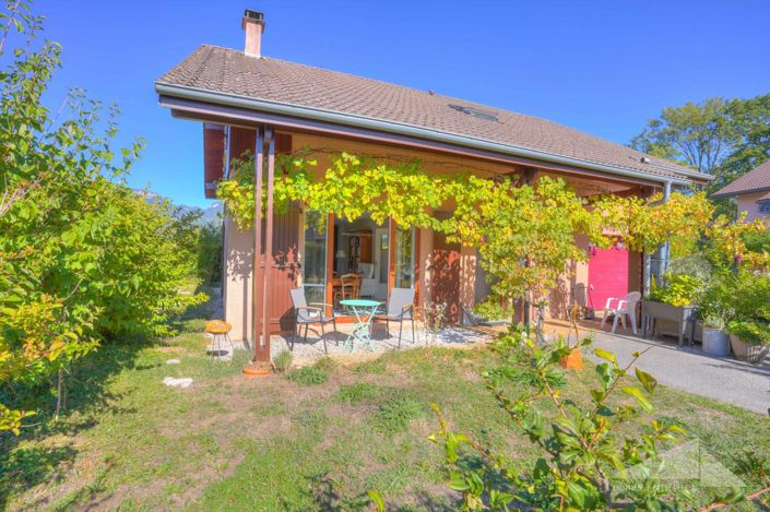 Image No.2-4 Bed House for sale