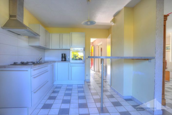 Image No.8-4 Bed House for sale