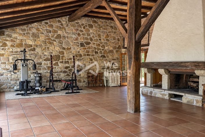 Image No.5-8 Bed Property for sale
