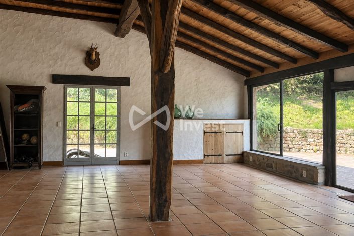 Image No.6-8 Bed Property for sale