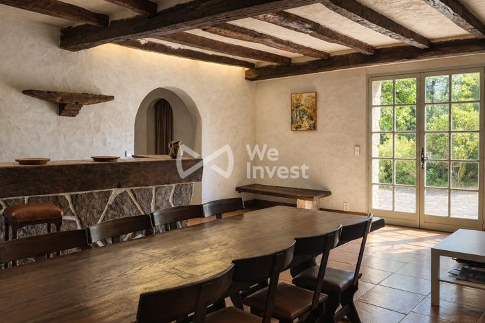 Image No.9-8 Bed Property for sale