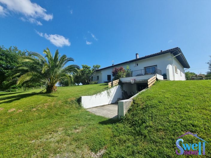 Image No.8-5 Bed House for sale