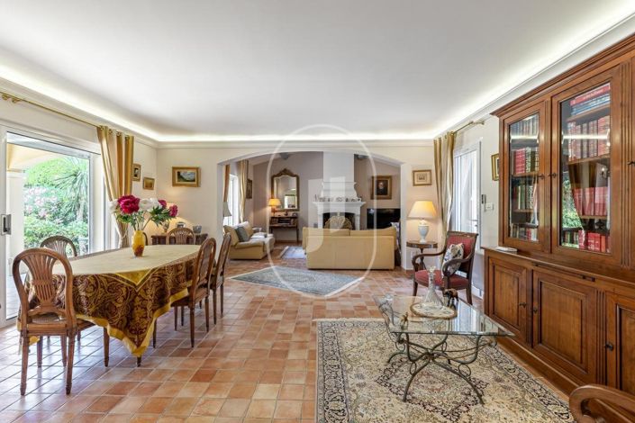 Image No.4-6 Bed House for sale
