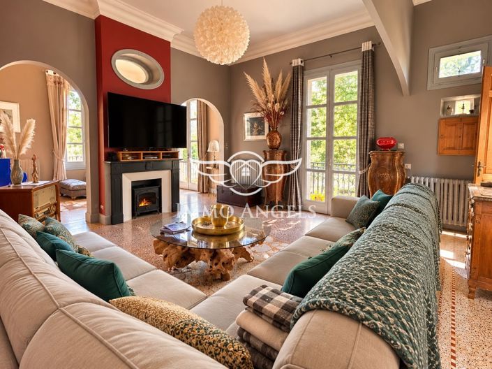 Image No.3-6 Bed Property for sale