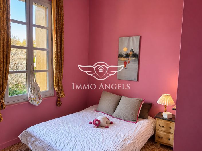 Image No.9-6 Bed Property for sale