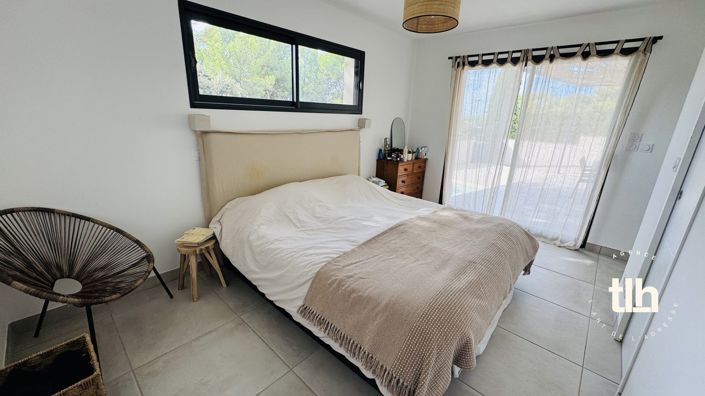 Image No.12-4 Bed House for sale