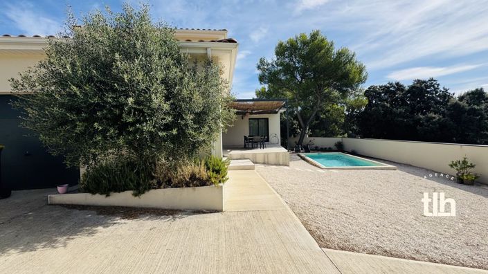 Image No.21-4 Bed House for sale