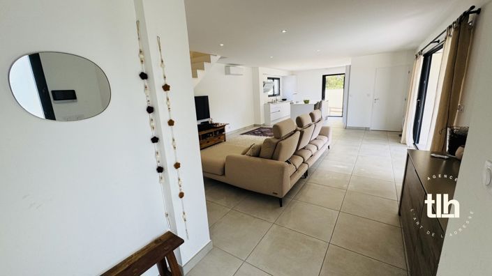 Image No.5-4 Bed House for sale