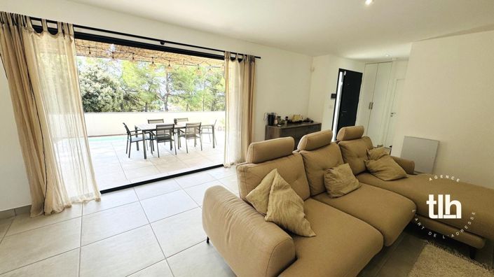 Image No.9-4 Bed House for sale