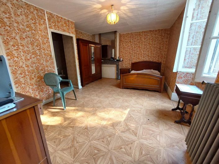 Image No.10-Propriété de 8 chambres à vendre à Aulon