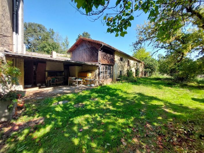 Image No.2-Propriété de 8 chambres à vendre à Aulon
