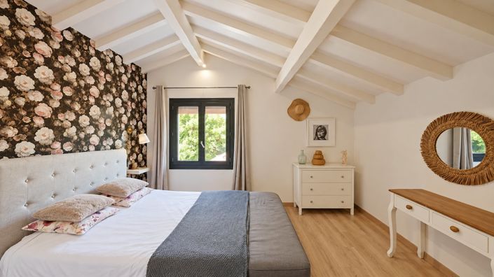 Image No.13-5 Bed House for sale