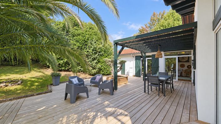 Image No.17-5 Bed House for sale
