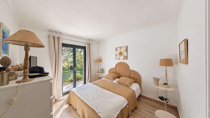 Image No.9-5 Bed House for sale