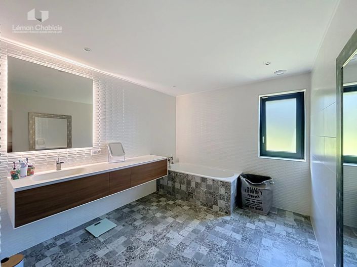 Image No.21-4 Bed House for sale