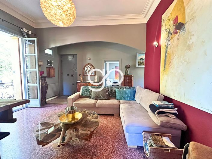 Image No.5-6 Bed House for sale
