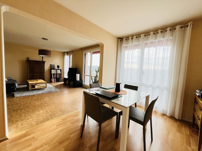 Image No.4-Appartement de 2 chambres à vendre à Montluçon